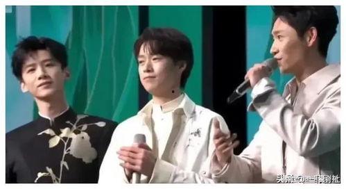 娱乐圈吃瓜爆料导演,揭秘娱乐圈吃瓜爆料的真相